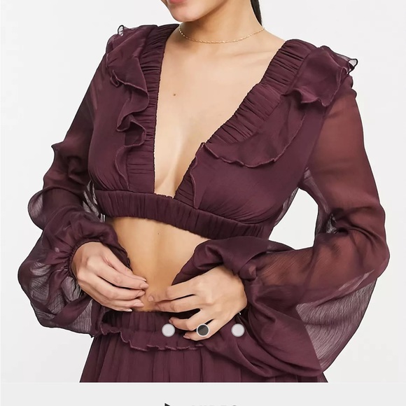 NEW chiffon crop top with elastic waist and lace up back in burgundy - Picture 4 of 9